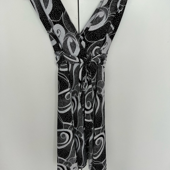 🖤Paisley b&w print low cut sexy evening / summer dress - Picture 4 of 16